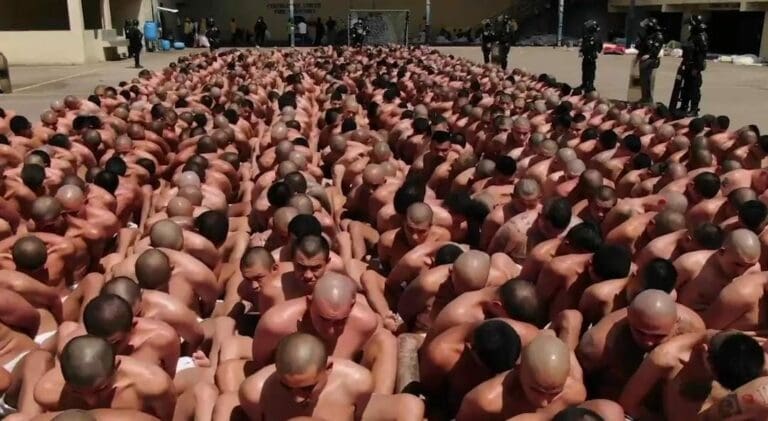 Nayib Bukele ha anunciado miles de detenciones en su país; organismos denuncian que se estarían violando derechos humanos. Foto: Captura de video