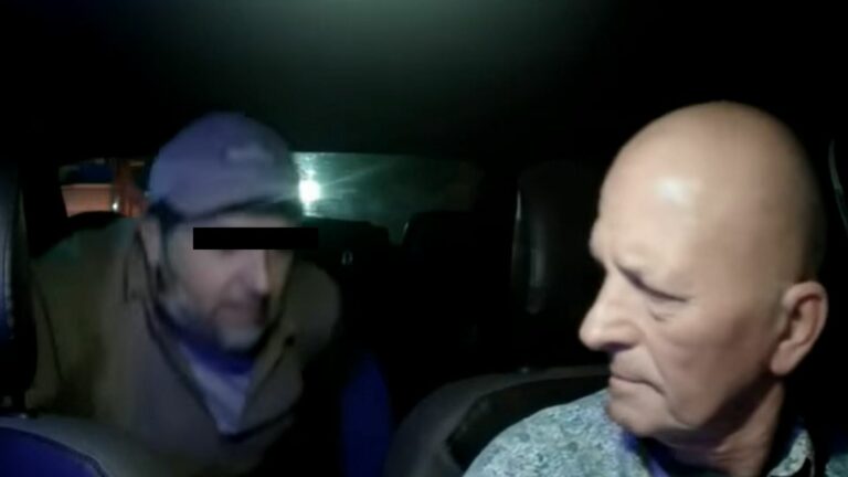 Ladrón se hace pasar por pasajero para robar dinero a taxista y queda grabado