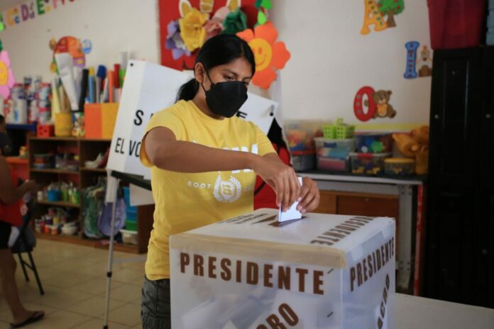 Cierran casillas en Puerto Aventuras tras concurrida asamblea vecinal para elegir a alcalde