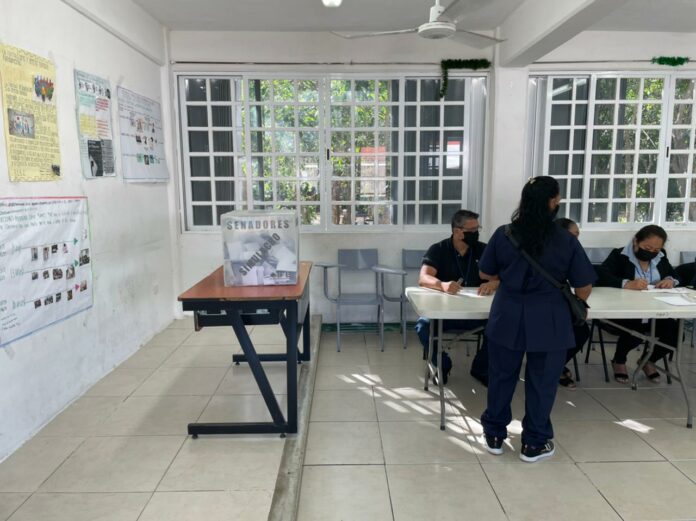 Inician con calma votaciones en Puerto Aventuras para elegir al primer alcalde