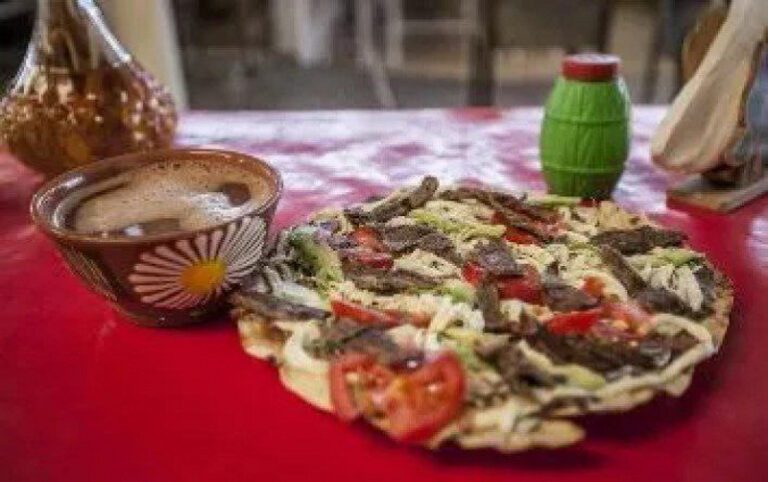 Llega el festival de tlayudas y doraditas a Los Pinos