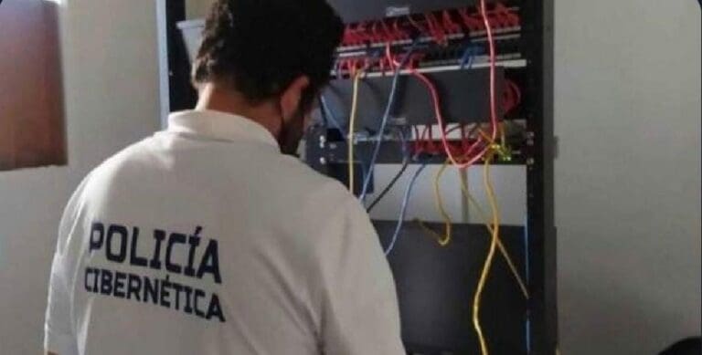 En las computadoras de un plantel Conalep se descubrió una mina de criptomonedas; autoridades buscan a los responsables. Foto: Policía CibernÉtica de SLP