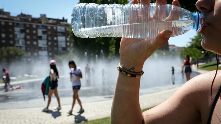 Emite SESA recomendaciones para mantenerse saludable durante la temporada de calor