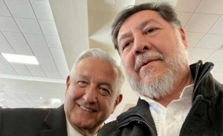 AMLO saludó a casi todo el mundo durante la inauguración del AIFA, excepto a Fernández Noroña. ¿Pues qué le hizo el diputado? Foto: Facebook de Fernández Noroña