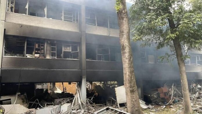 Gas provoca explosión en Facultad de Estudios Superiores Zaragoza de la UNAM deja tres heridos