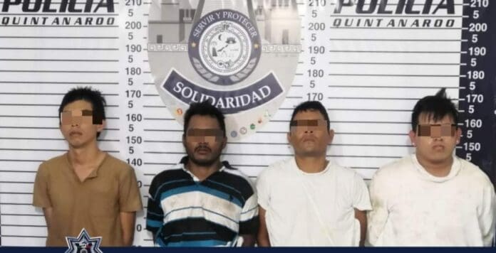 Cuatro sujetos fueron detenidos en Playa del Carmen luego de que frustraran el asalto a una gasera la noche de este 21 de marzo. Foto: SP de Solidaridad