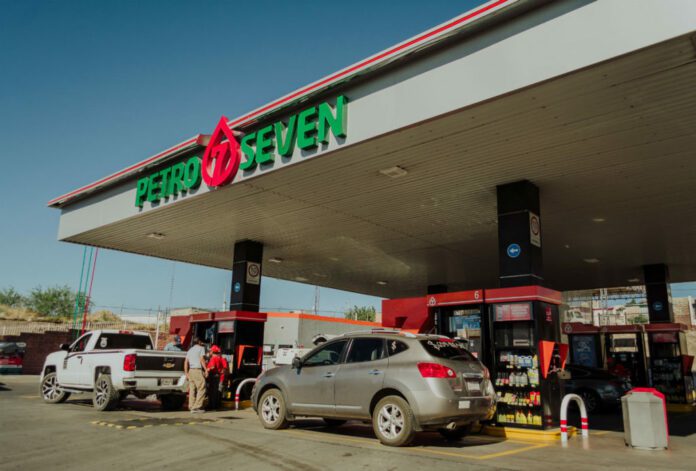 Chihuahua: Trabajador de gasolinera sale a comer y se roba 15 mil pesos de las ventas