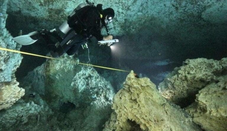 Espeleólogos alertan de daños a cuevas subterráneas debido al megaproyecto conocido como el Tren Maya; piden estudios serios