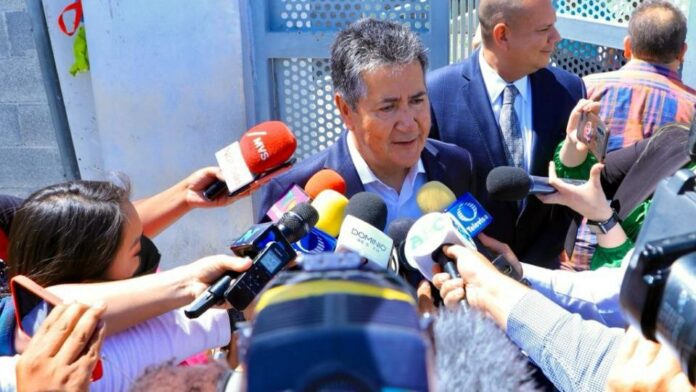 Descartan abogados buscar amparo para ‘El Bronco’