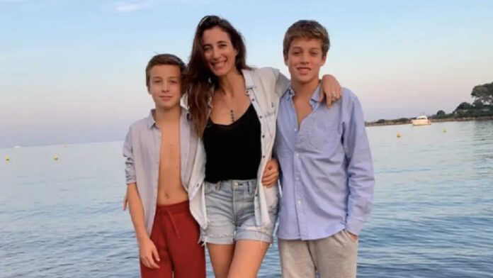 Madre e hijo adolescente crean 