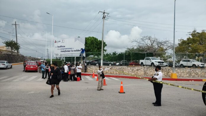 Evacúan la UT Cancún por amenaza de bomba
