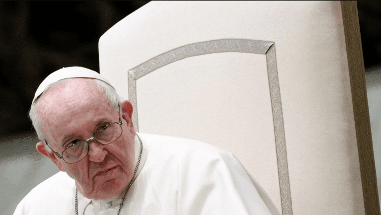 Alcalde de Ucrania invita al papa Francisco a visitar la ciudad “como acto de paz”