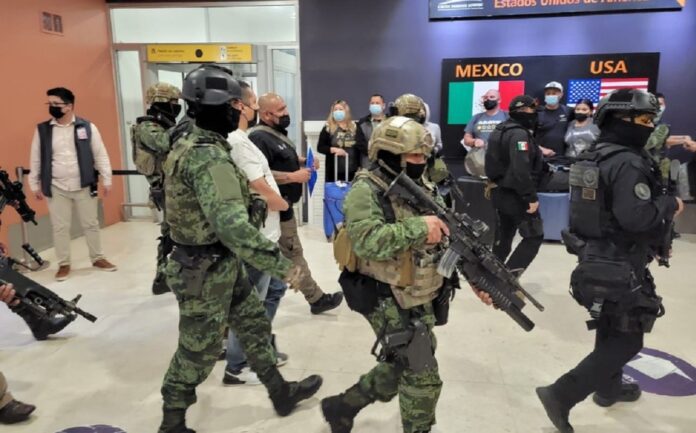 Deportan a EEUU a 'El Huevo', presunto líder del cártel del Noreste