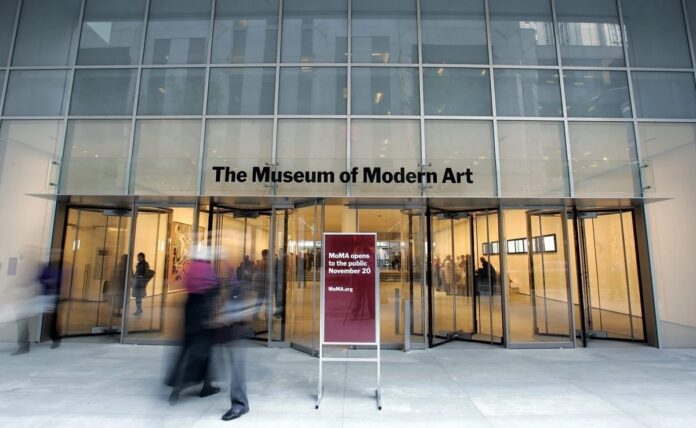 Hombre apuñala a dos mujeres en el MoMa de Nueva York (+Video sensible)