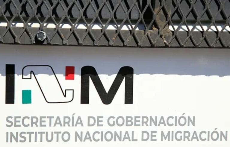 Cuatro migrantes originarios de Cuba denuncian que un abogado los estafó; lo peor es que se los recomendó el propio INM. Foto: Agencia Enfoque