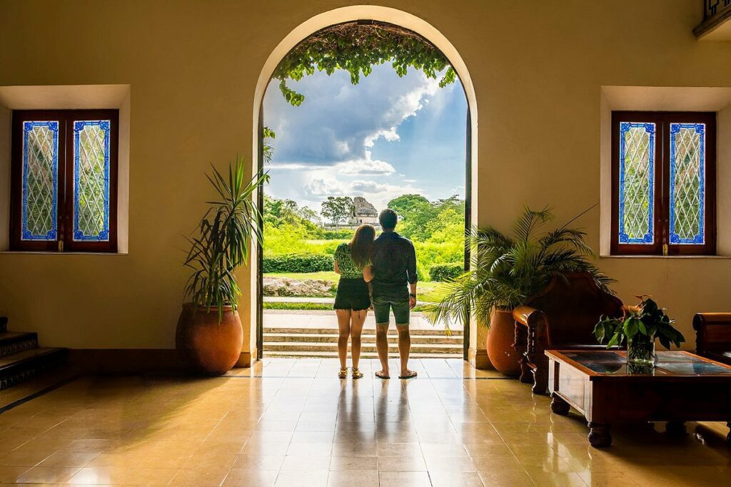 La vista del lobby del hotel Mayaland ubicado en Yucatán, la joya de la corona de Chichén Itzá