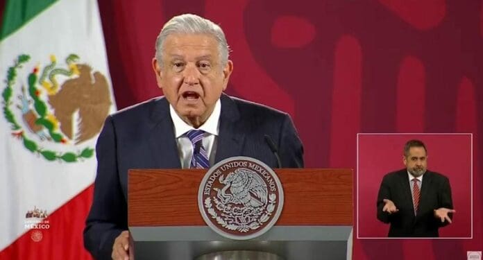 AMLO aseguró que su gobierno sí protege a la prensa; y que la oposición usa las muertes de periodistas para atacar a su gobierno. Foto: Captura de video