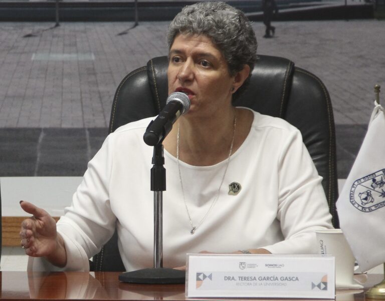 Rectora de la UAQ tilda de “encubridoras” a estudiantes que no denuncian