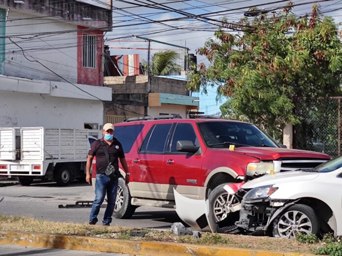 Tras aparatosa persecución, falla intento de ejecución en la región 510 de Cancún