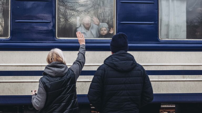 Save the Children: Más de 800 mil niños han huido de Ucrania