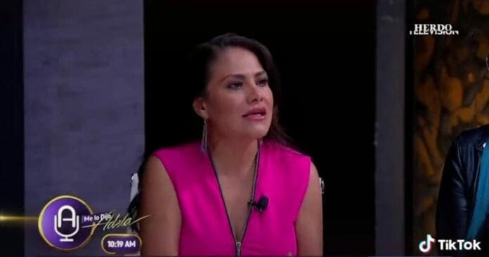 Vanessa Bauche criticó duramente al presidente; los fanáticos de la 4T se le fueron encima; no permiten que nadie diga nada contra Obrador. Foto: Captura de video