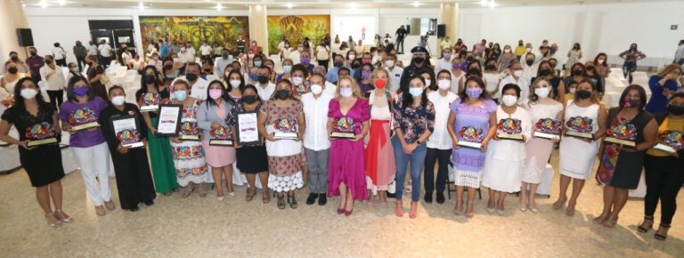 Que las mujeres tengan alas para volar sus propios sueños y que haya libertad y justicia para lograrlo: Carlos Joaquín