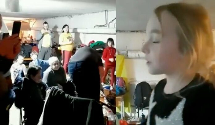 Niña ucraniana canta 