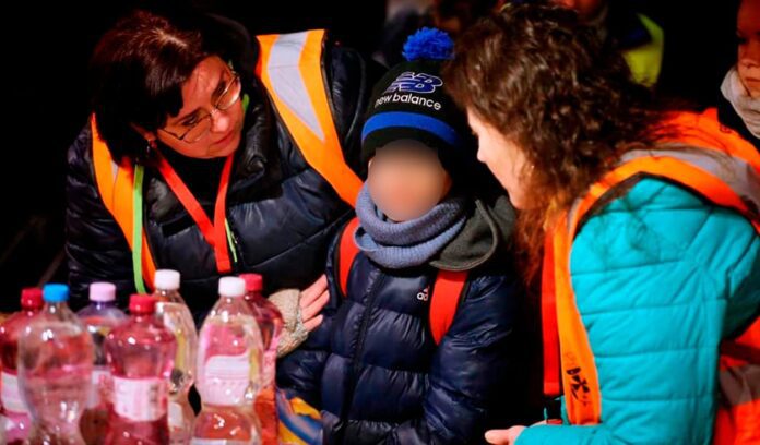 Niño de 11 años llegó solo a Eslovaquia tras dejar a sus padres en Ucrania