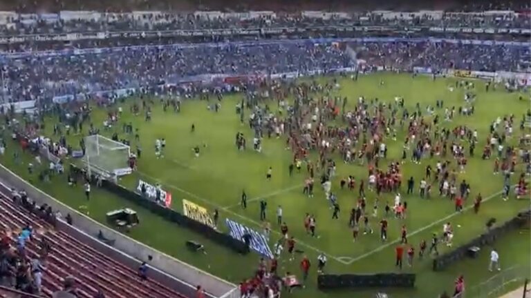 Liga MX suspende el resto de la jornada 9 por hechos violentos en el estadio Corregidora