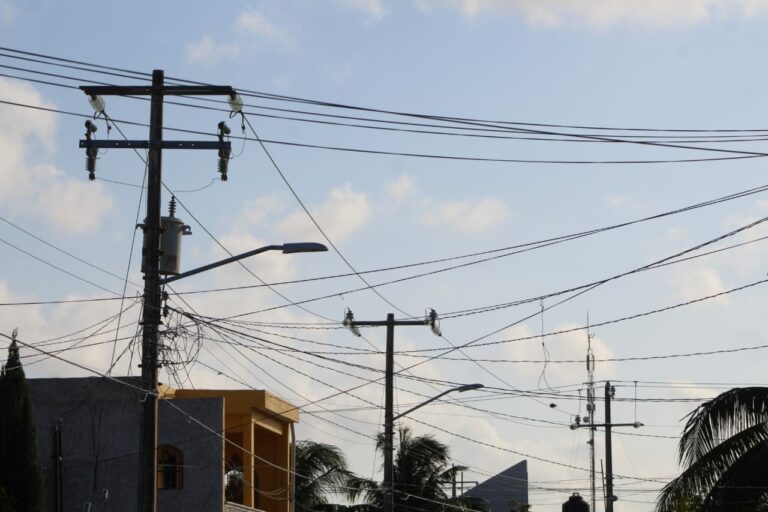 Programan cortes de luz en varios fraccionamientos y colonias de Playa del Carmen