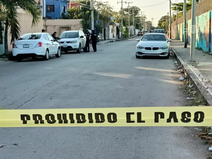 Persiguen y disparan contra empresario en Playa del Carmen