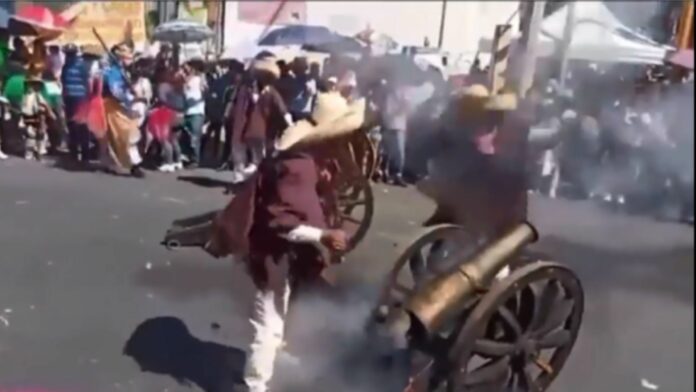 Un participante del carnaval de Huejotzingo resultó lesionado, formaba parte de la cuadrilla de Xochiapulco, esto luego de que manipulara uno de los cañones sin darse cuenta de que estaba cargado.