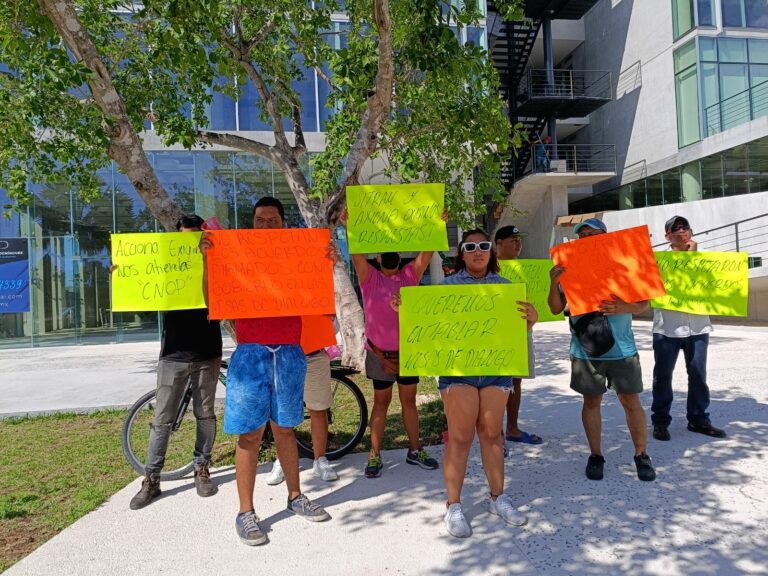 Protestan volqueteros por contratación de foráneos para el Tren Maya