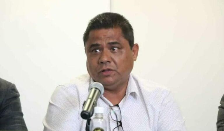 El padre de Debanhi Escobar denuncia que ha recibido amenazas; dice que ignora quién las hace pero seguirá investigando la muerte de su hija. Foto: Redes sociales