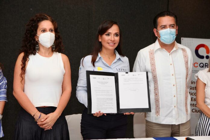 Laura Fernández firma compromisos anticorrupción para mejorar Quintana Roo