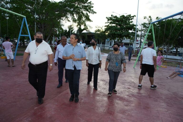 Comités de Contraloría Social invitan al Gobernador a recorrer parques de Chetumal