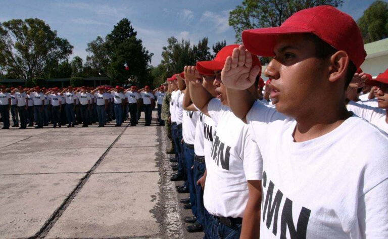 Servicio Militar: Senado prohíbe a menores de edad adelantarlo y elimina prisión a quien no lo haga