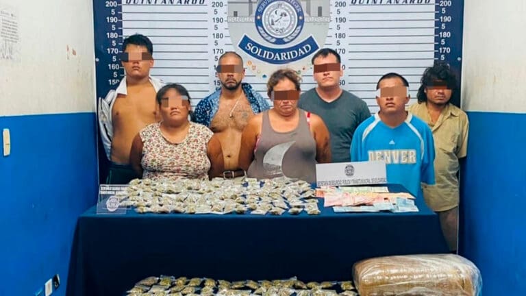 Una célula delictiva cayó en Playa del Carmen; fue detenida por la Policía con más de 500 dosis de diversos narcóticos.