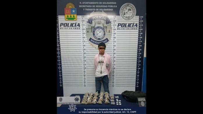 Mediante un operativo de seguridad se logró la detención de un sujeto con hasta 42 dosis de narcóticos en la Ejidal de Playa del Carmen. Foto: SP de Solidaridad