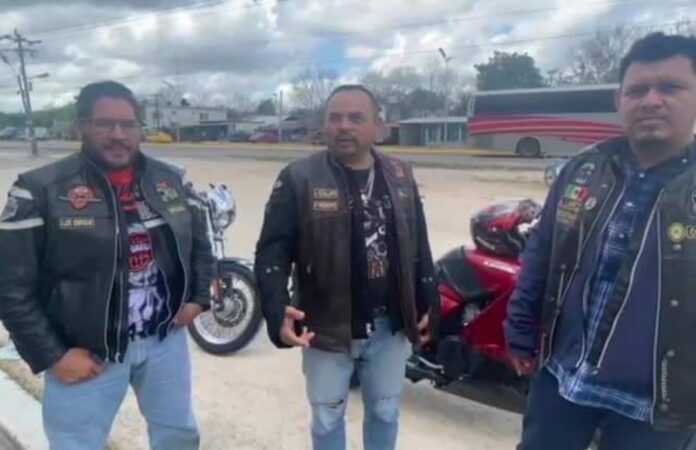 'Bikers' recorren QRoo, paran en Limones y prueban que las carreteras son seguras
