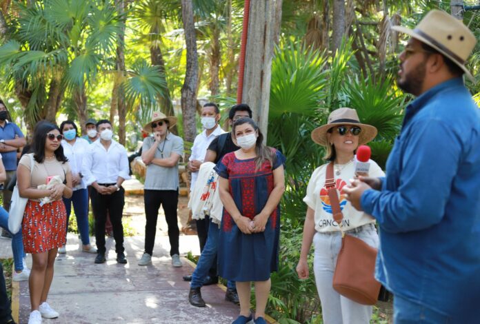 ARROPA SOCIEDAD CIVIL ORGANIZADA FESTEJOS POR 52 ANIVERSARIO DE CANCÚN