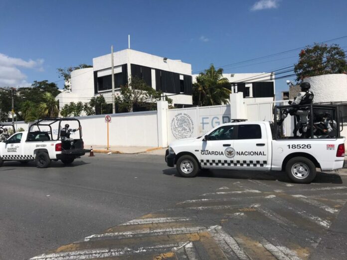 Detienen a dos personas armadas en hotel de la carretera Cancún-Leona Vicario – Press Hub
