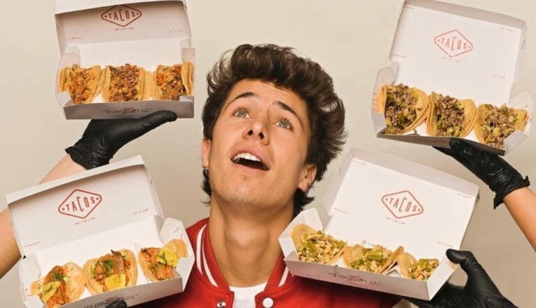 Juanpa Zurita dio a conocer que ha abierto una nueva taquería; recibió muchas críticas por los elevados precios de sus productos. Foto: Redes sociales