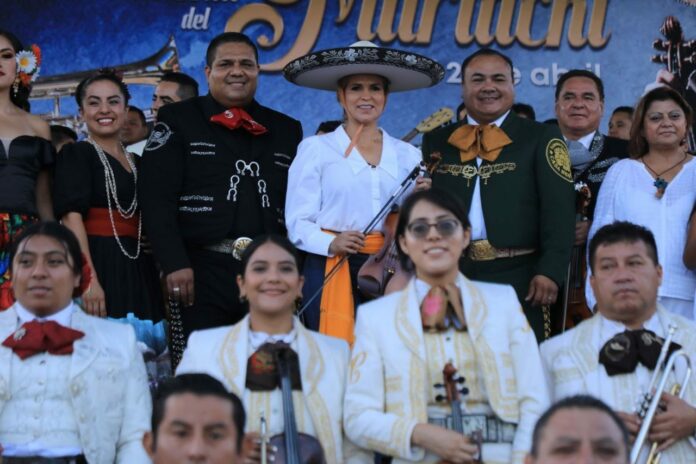 Festival internacional del Mariachi reúne a cientos, en Playa del Carmen