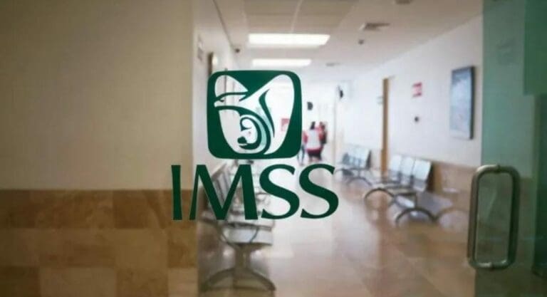 Una paciente del IMSS denuncia que el instituto le dio una cita para un día que no existe, el 31 de abril; el mes llega hasta el 30. Foto: IMSS