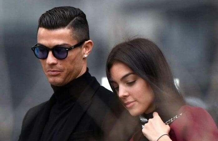 Cristiano Ronaldo y Georgina Rodríguez han anunciado el naacimiento de sus mellizos; por desgracia el niño lo logró sobrevivir. Foto: Redes sociales