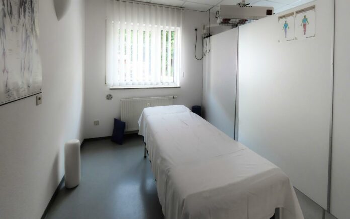 Invitan acudir al servicio de terapía física en el CRIM de Tulum