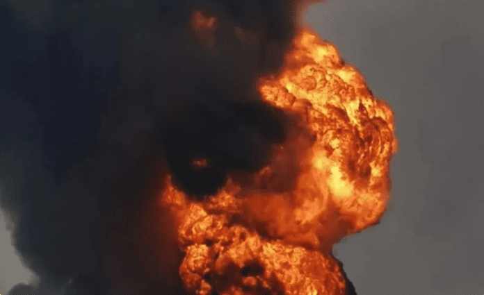 Calculan un estimado de 100 mdp en perdidas luego del incendia de refinería de Pemex en Salina Cruz