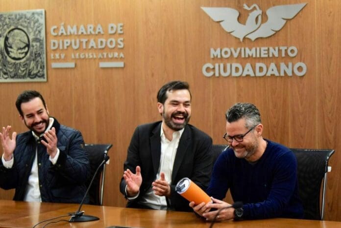 Un diputado del Partido Verde ha dejado su bancada y se ha ido a Movimiento Ciudadano; dice que no puede votar a favor de la reforma. Foto: Redes sociales