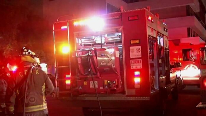 Mujer incendia departamento de sus roomies después de pedirle que se fuera